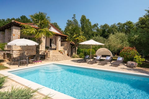 Villa: Cozy pearl in midst of nature