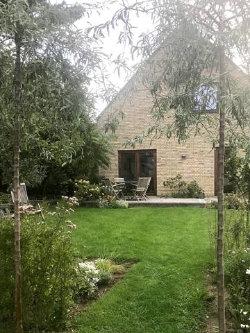 Modern Copenhagen villa with garden gallery image 2