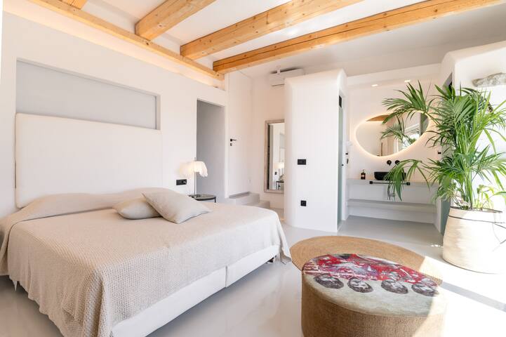 Villa Psarou_above Nammos_6 BDR gallery image 4