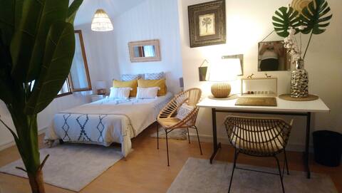 Bed and breakfast pool/ jacuzzi/ sauna