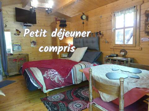 Au Cabanon Chez Nath with private Jacuzzi
Varages
