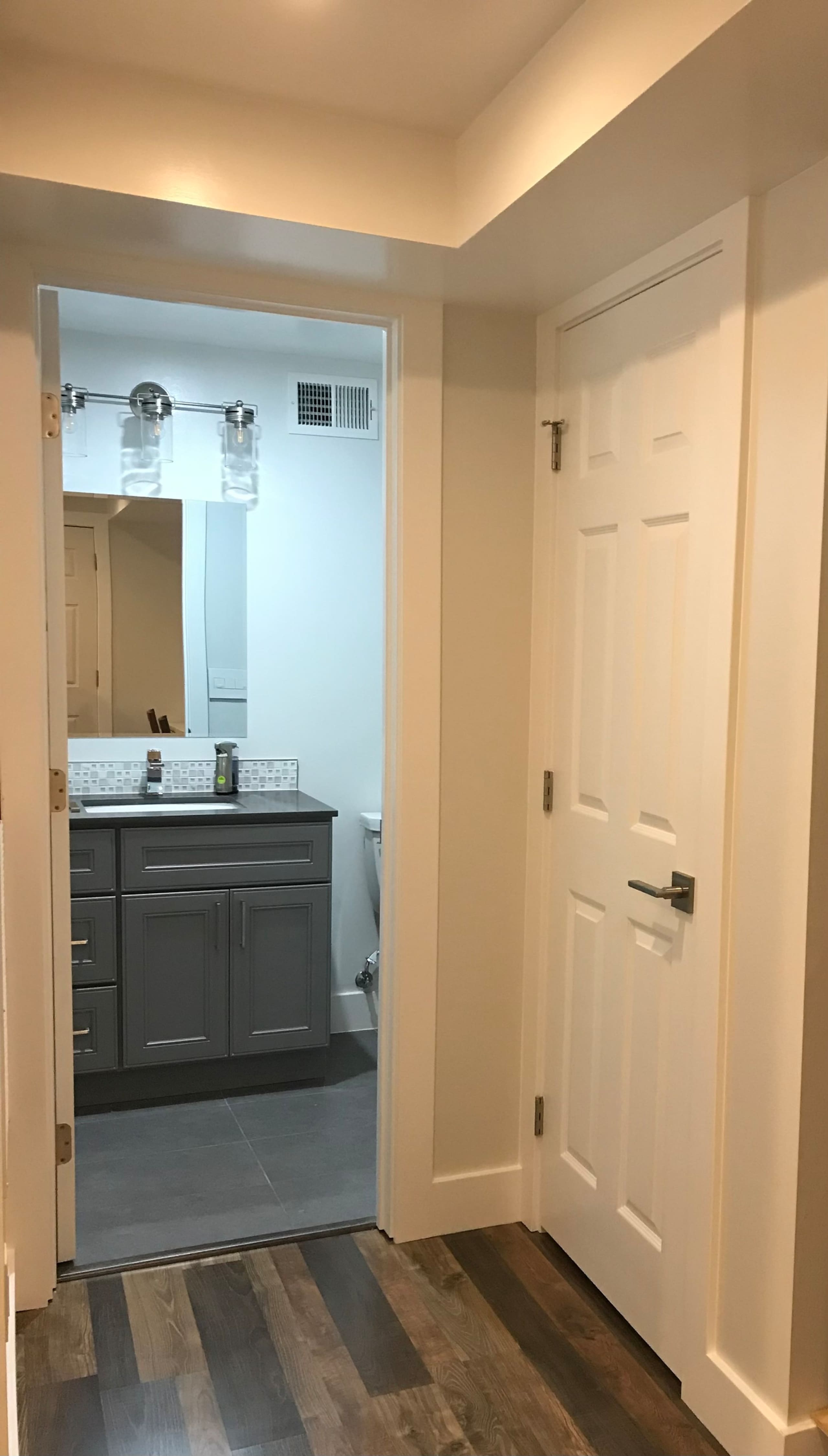 3BR 2BA no kitchen, $25/day parking option (<16ft) - Image 10