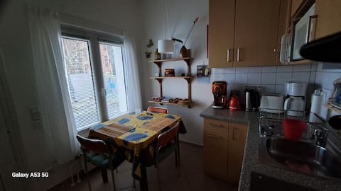Erfolgreiche Airbnb-Immobilie: Small non-smoking apartment in the rear courtyard garden in Hannover