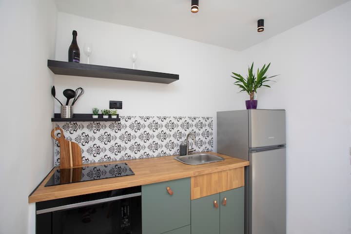 Sea view studio apartment