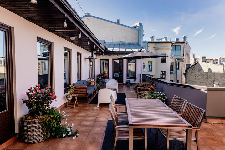 Spacious 2-story apt. w/ terrace – 280 m2 gallery image 2