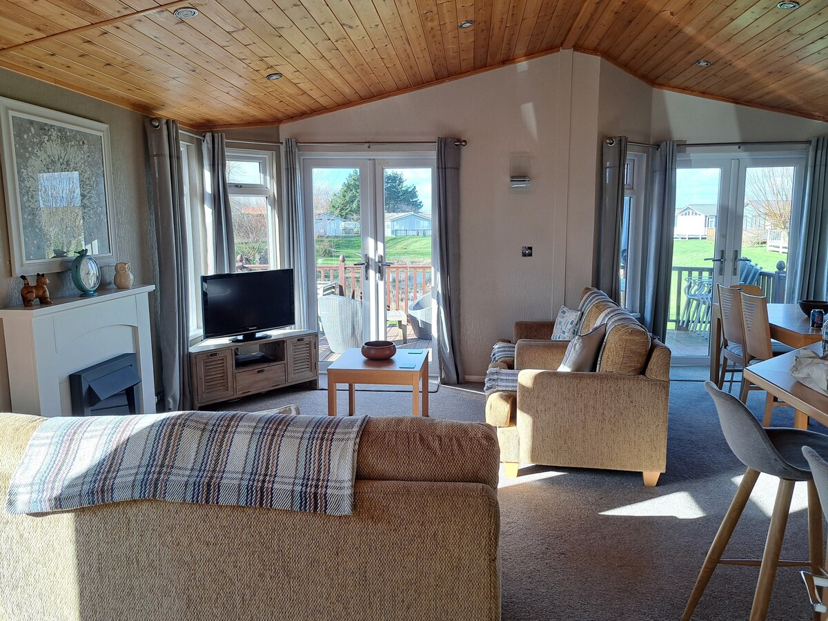 Popular Airbnb listing: Little Owl Aldeburgh, retreat, wildlife & nature. in Aldeburgh