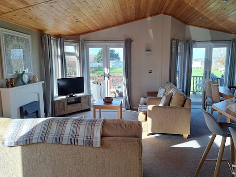 Popular Airbnb listing: Little Owl Aldeburgh, retreat, wildlife & nature. in Aldeburgh