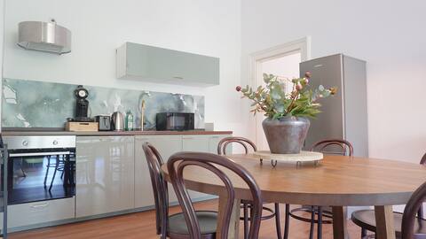 3-Zi Apt. No2 with Balcony City Centre freeparking