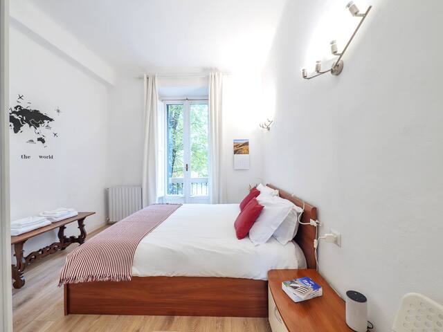 Porta Romana 2 flats 100m2 4 Minutes from Duomo