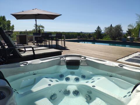 Private Spa not overlooked Jacuzzi Sky House Agen
