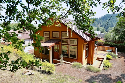 Ferndale Picturesque Cottage.