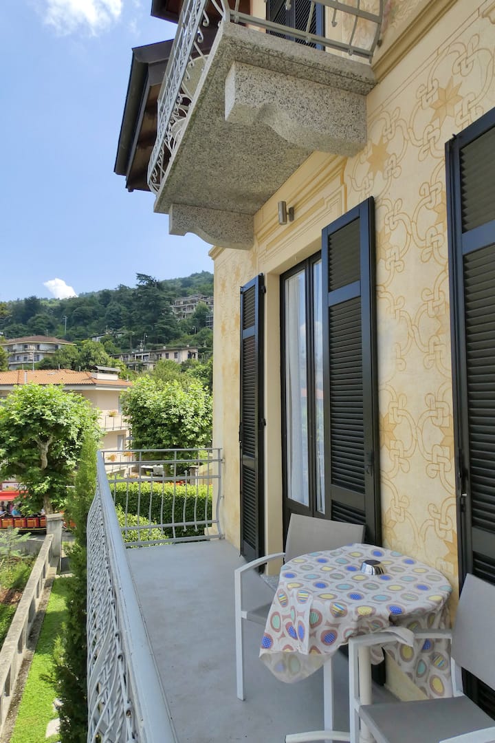 Villa Peachey Room1 In Stresa: Camera Con Terrazzo - Stresa