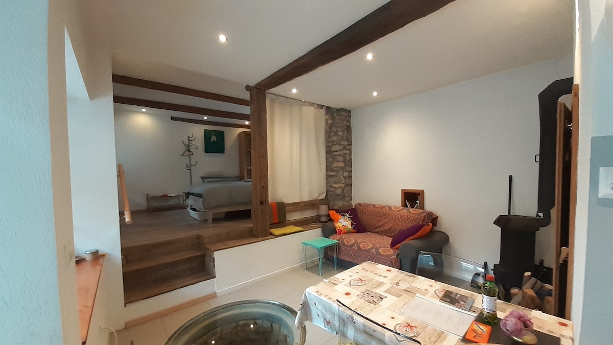 Studio yenye sifa bainifu