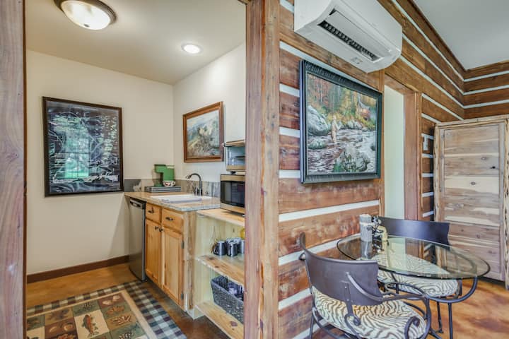 Blanco River Cabin Suite | Romantic Retreat - Wimberley, TX
