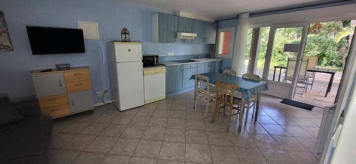 Gite Les Mayombes 2p Avec Piscine Dans Pinède 1 Ha - Roquebrune-sur-Argens