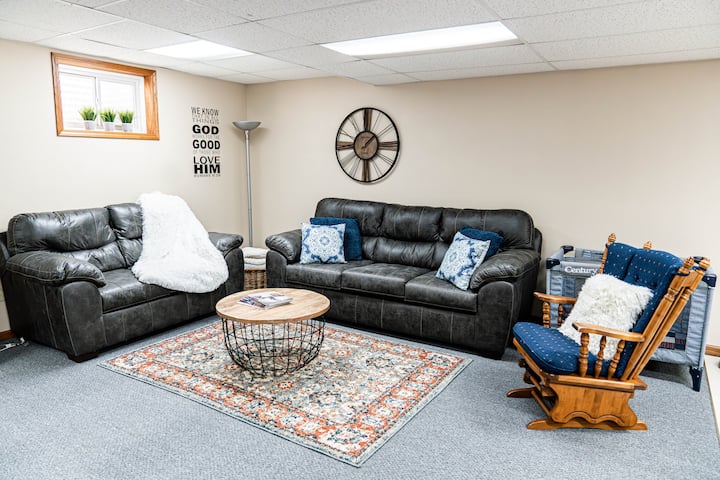 The Gathering Place Hutchinson 6BR 4Bath