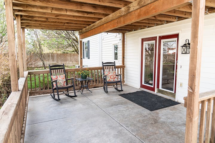 The Gathering Place Hutchinson 6BR 4Bath
