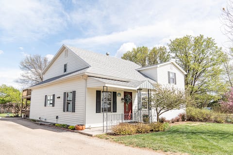 The Gathering Place Hutchinson 6BR 4Bath