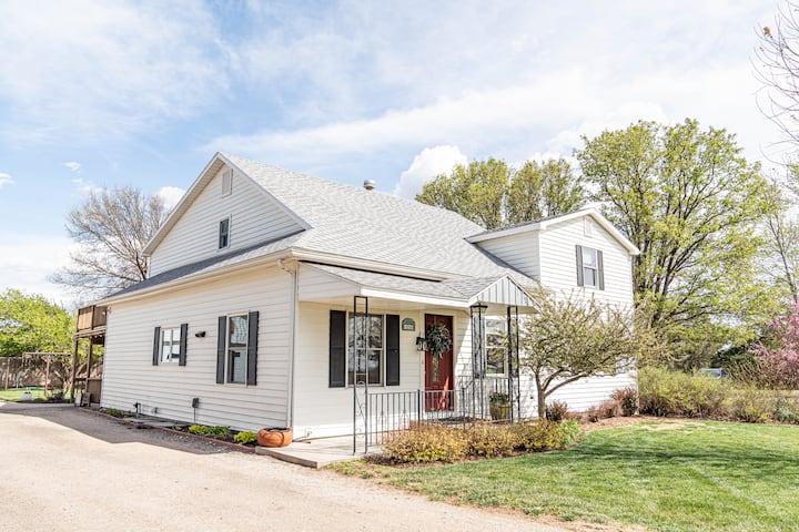 The Gathering Place Hutchinson 6BR 4Bath