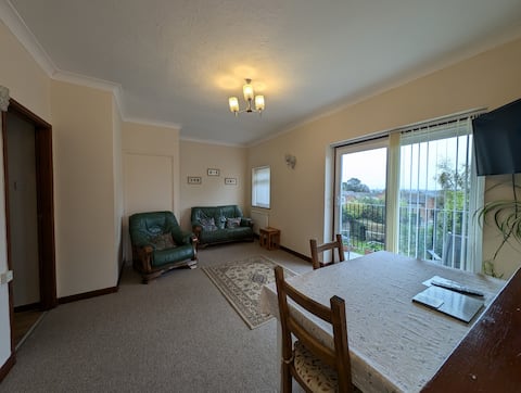 Yeovil Annexe. Close to Town, hospital & Leonardo