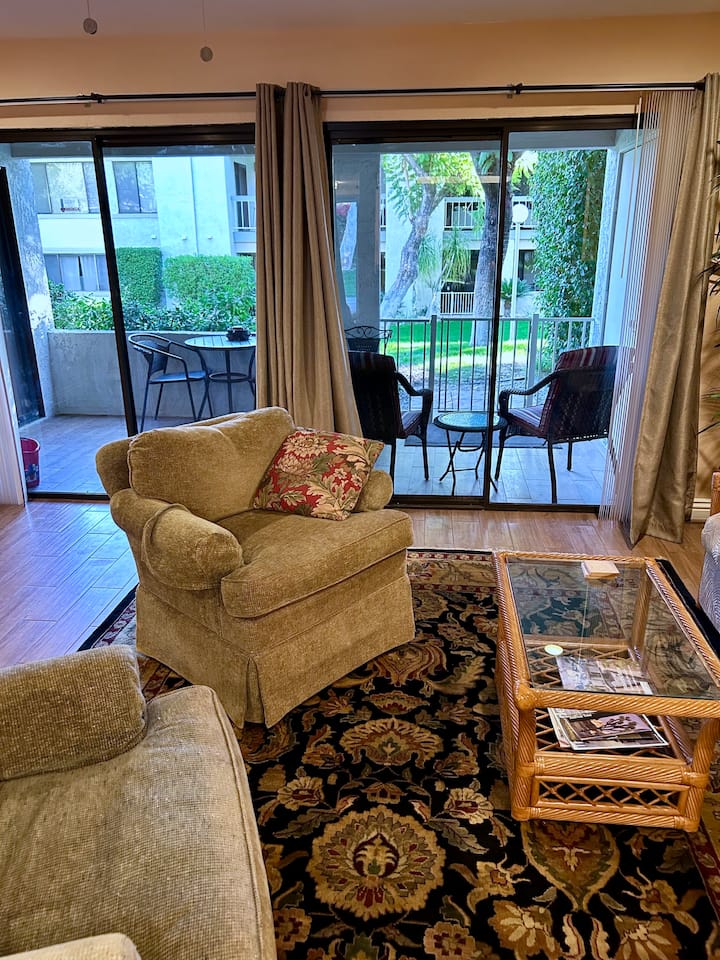 Beautiful Condo In The Heart Of Palm Springs - Palm Springs, CA