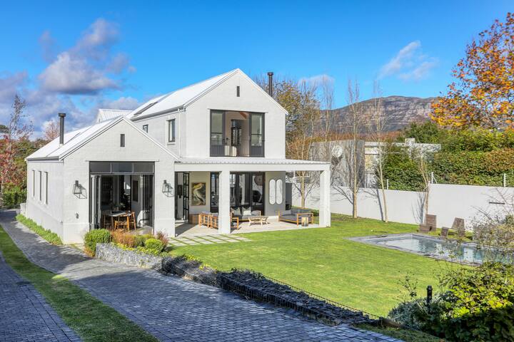 Modern Luxury on Constantia Wine Route