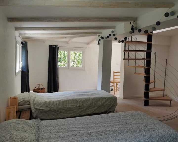 2a camera da letto della dependance con 2 letti singoli che possono essere uniti in 1 letto matrimoniale 