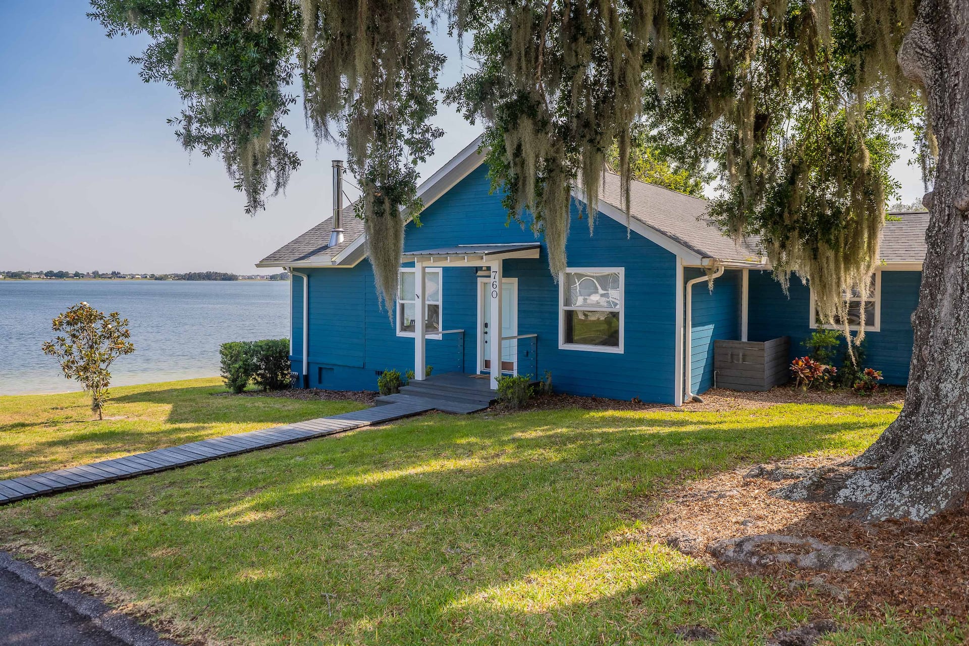 Roe Family Lake House (Lake Mcleod)