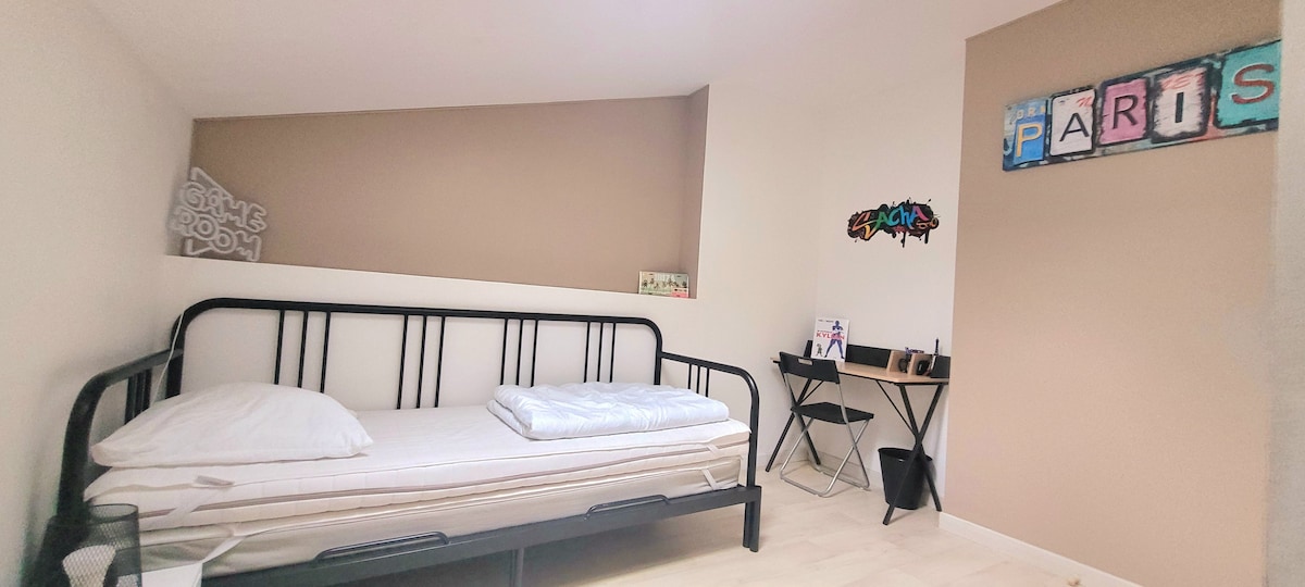 Lit 80x200 transformable en 160x200.
Piso 