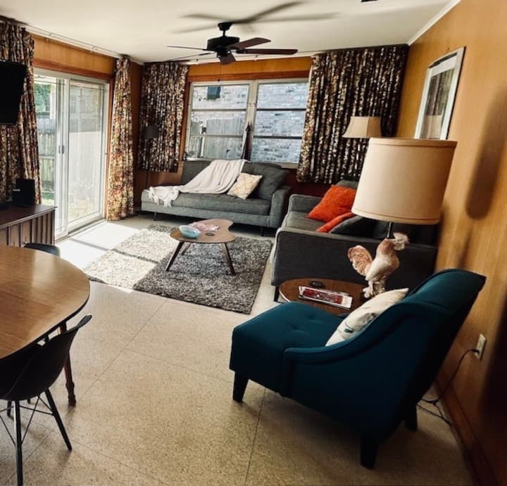 Dreamy! Whole House With Parking And Peaceful Yard - Metairie, LA