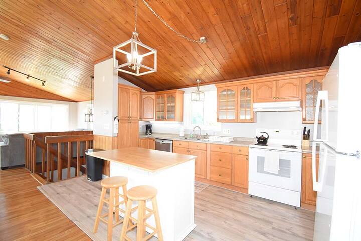 Water Views! Extremely close to Beach! gallery image 4