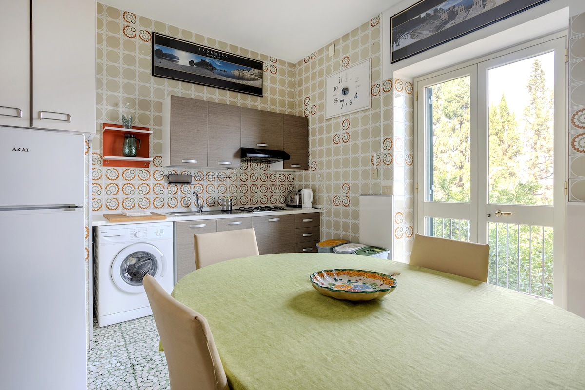 Top Airbnb: [The Big Blue] - Villa Maremonti Taormina in Taormina