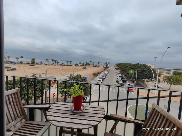 Vistas al Mar desde el Balcon del Salon