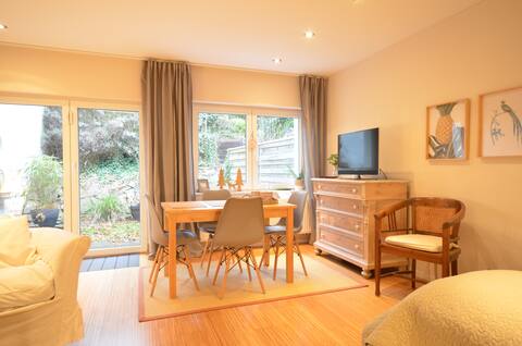 Top performing Airbnb: Cologne apartment - close to the city and quiet in Junkersdorf