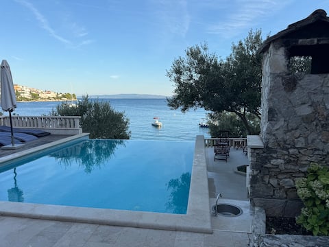 Seafront Villa - with heated swimming pool