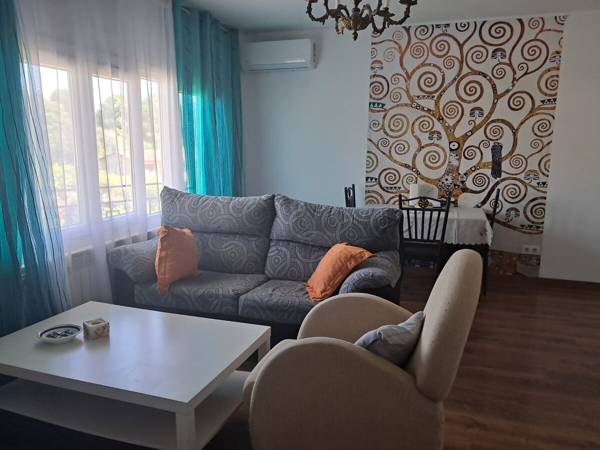 Successful Airbnb property: Apartamento con vista a Sierra de Gredos in Arenas De San Pedro