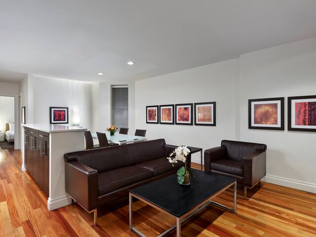 AKA Times Square-2Bedroom – Washer/Dryer, Kitchen gallery image 2
