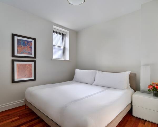 AKA Times Square-2Bedroom – Washer/Dryer, Kitchen gallery image 5