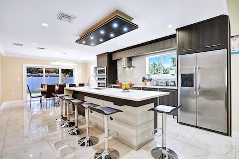 Premium Luxury 4BR/4BA Villa near Hollywood Beach