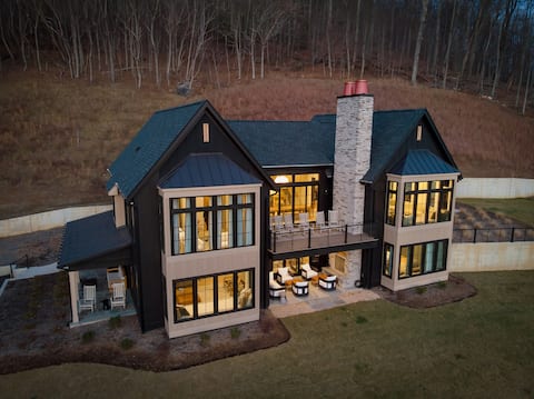 Luxury Home | Spectacular Views | Sleeps 16
