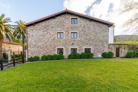 Renovated mountain house, close to Cabárceno