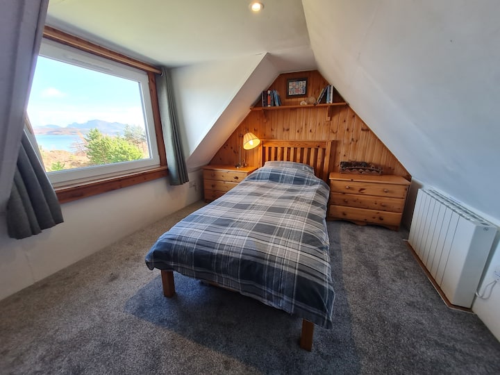 Single bedroom on first floor. The room has a lovely view over the mountains!