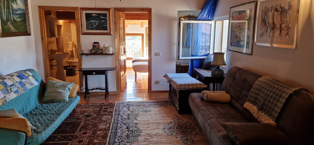 Leistungsstarkes Airbnb: Lake-view apartment in Castello di Brenzone in Brenzone Sul Garda
