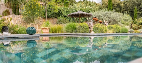 La Petite Perle (hot tub in sup) Le Clos des Perles