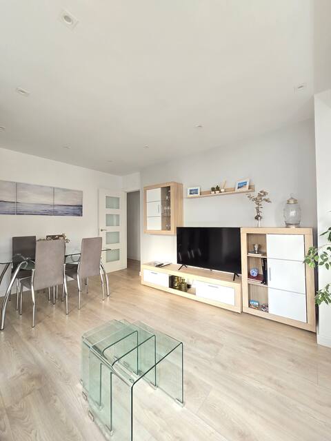 DOWNTOWN apartment close to the BEACH