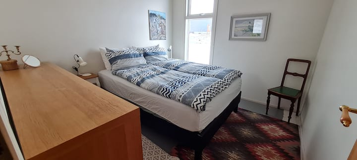 Schlafzimmer 1