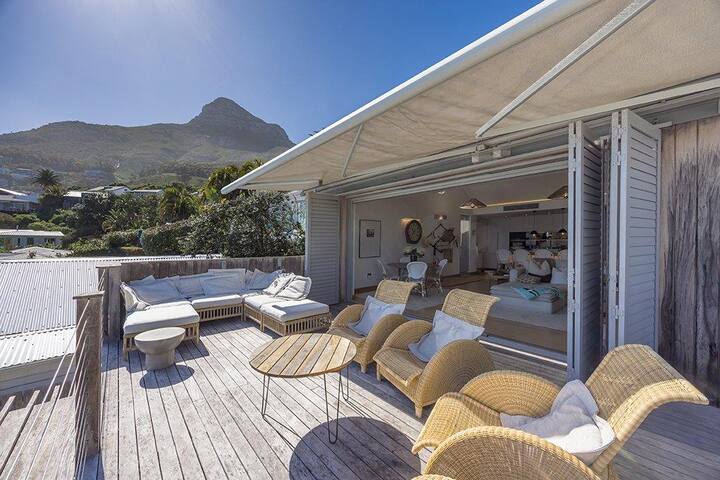 Clifton 4th Beach House | Steps from Sand & Views gallery image 3