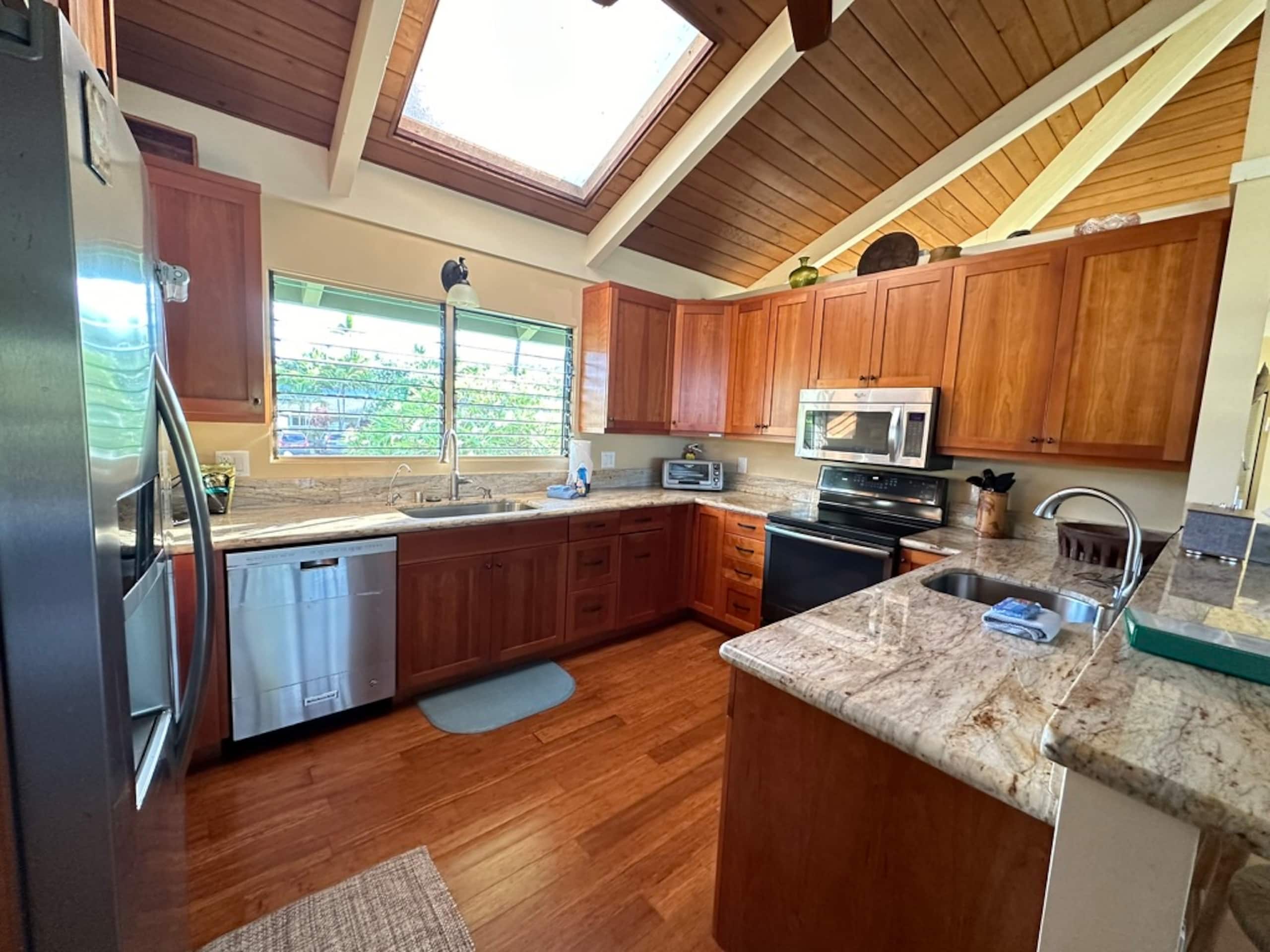 Home in Kailua-Kona · ★4.84 · 4 bedrooms · 3 beds · 2.5 baths - Image 3