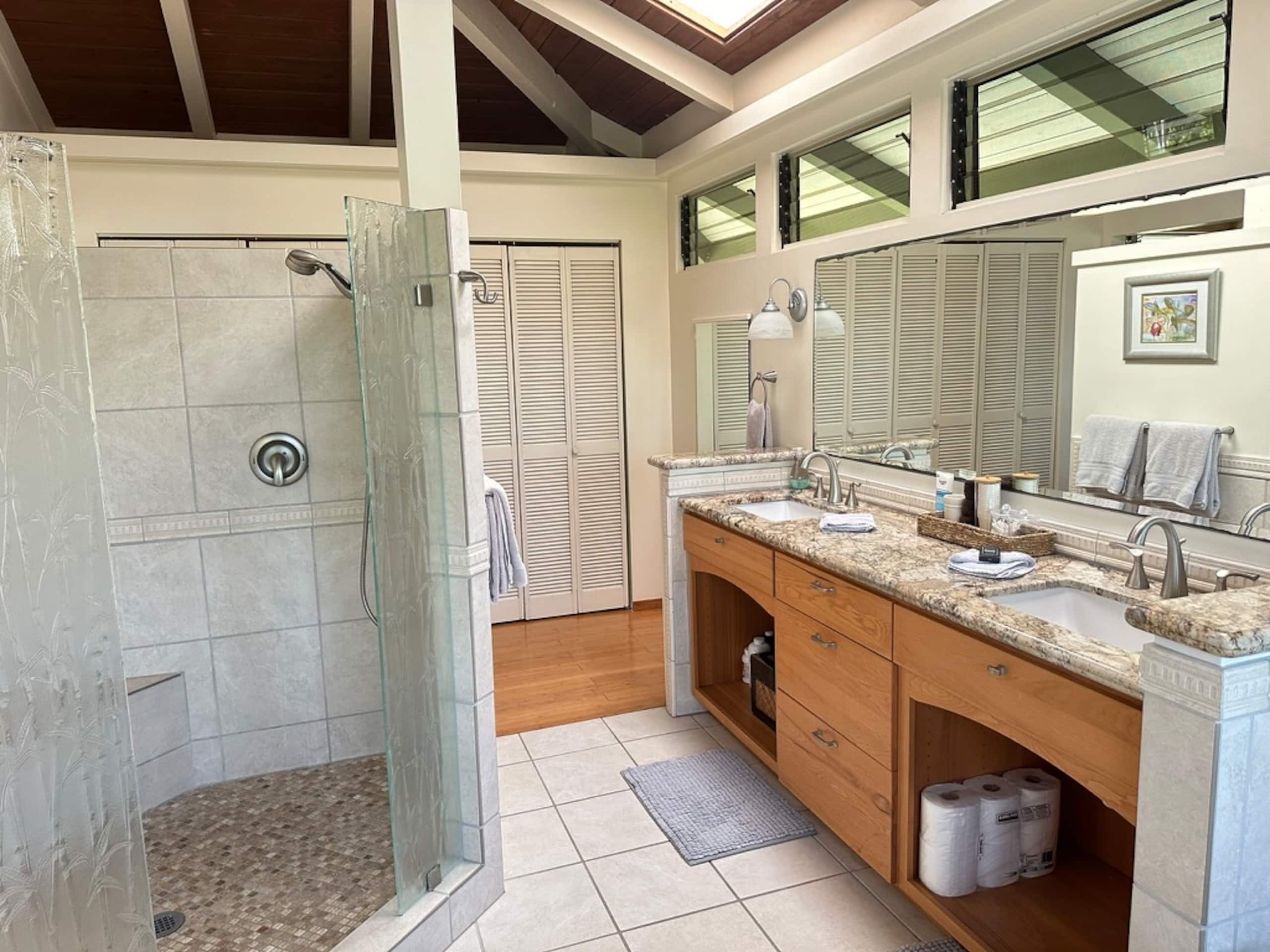 Home in Kailua-Kona · ★4.84 · 4 bedrooms · 3 beds · 2.5 baths - Image 11