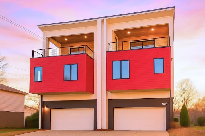 Modern Mega Home | Panoramic Skyline Views gallery image 2